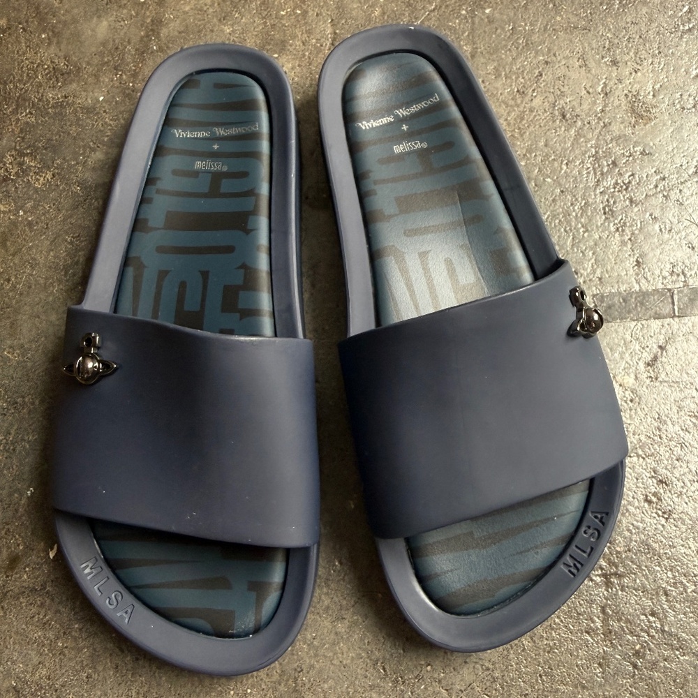 New Vintage Melissa Sandal w/ Metal Screw Orb